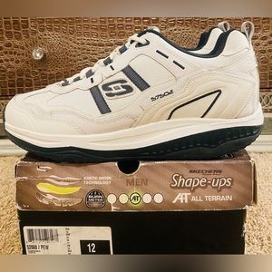 Mens new in box Skechers shape ups size 12